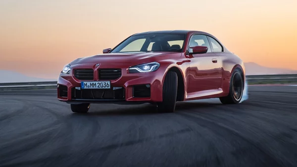 Αποκαλύφθηκε η νέα BMW M2 και είναι πισωκίνητη με 460 ίππους
