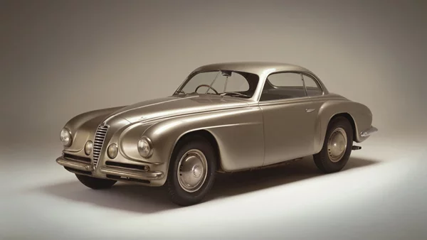 H ανυπέρβλητη κομψότητα της Alfa Romeo 6C SS 2500 Villa d'Este