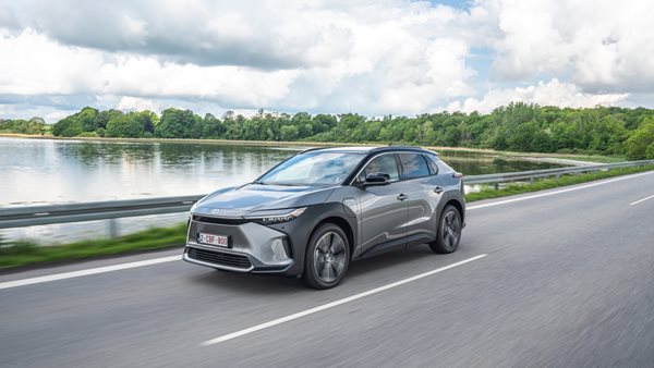 Toyota bZ4X: Οδηγήσαμε το πρώτο αμιγώς ηλεκτρικό Toyota