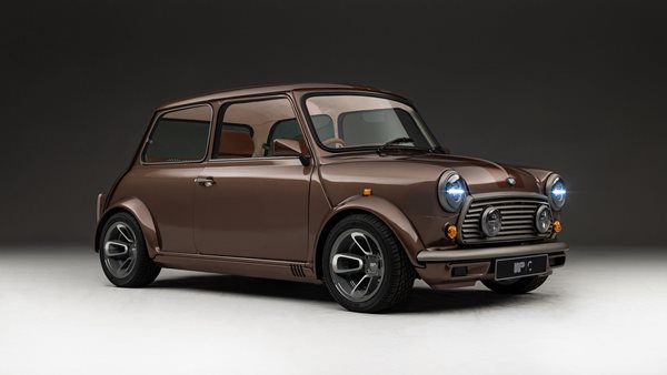 Αυτό είναι το καλύτερο restomod κλασικό Mini που θα βρεις και κοστίζει ακριβά