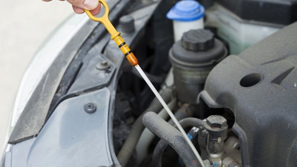 Γιατί στους νέους κινητήρες δεν υπάρχει εξάρτημα μέτρησης της στάθμης λαδιού