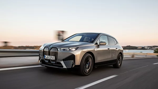 BMW iX M60 και καινά δαιμόνια