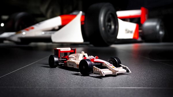 Νέες συλλογές Lego με Ayrton Senna και Lewis Hamilton