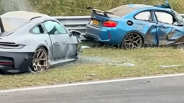 Tρομακτικό ατύχημα με Porsche και BMW να παίρνουν φωτιά (video)