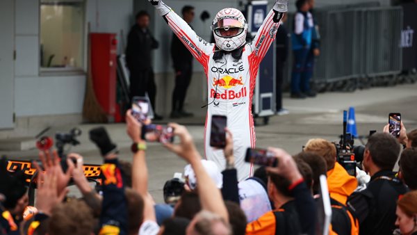 F1 GP Ιαπωνίας: Άνετη νίκη Max Verstappen και Red Bull