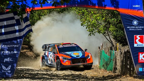 ΕΚΟ Ράλλυ Ακρόπολις 2024: Δράμα για όλους εκτός της Hyundai