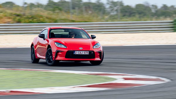 Το GR86 είναι το bonus των χειροκίνητων της Toyota