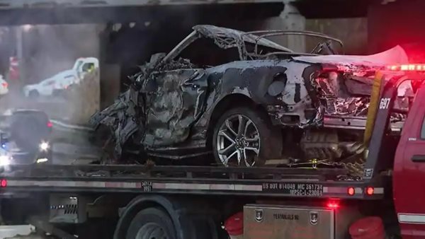 30 κλέφτες "απαλλοτρίωσαν" 13 αυτοκίνητα από αντιπροσωπεία