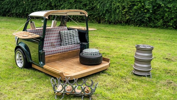 Ένα κλασικό Mini έγινε MiniBar και μπορείς να το αγοράσεις