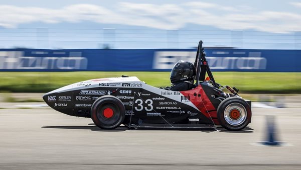 Ρεκόρ Guinness στα 0-100 km/h σε 0,95'' με χειροποίητο αυτοκίνητο