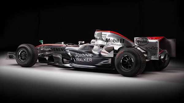 Αυτή η McLaren MP4-21 του Lewis Hamilton μπορεί να γίνει δική σου