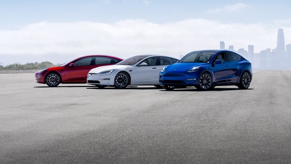 Τι συμβαίνει με την Tesla: Ο Σόρος πούλησε όλες τις μετοχές του και δεν είναι ο μόνος