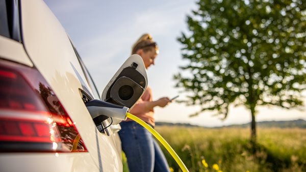 5 τρόποι για να πάρεις τη μέγιστη αυτονομία στο ταξίδι από ένα ηλεκτρικό όχημα