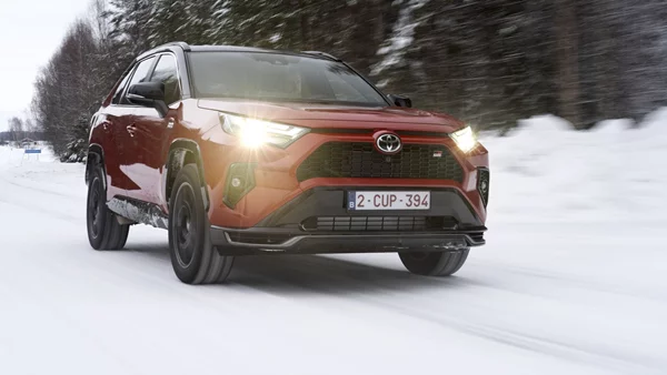 Toyota RAV4 τώρα και σε GR Sport έκδοση (εικόνες & video)