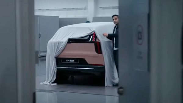 Αυτό είναι το Volvo που θα ανταγωνιστεί το Tesla Model Y (video)