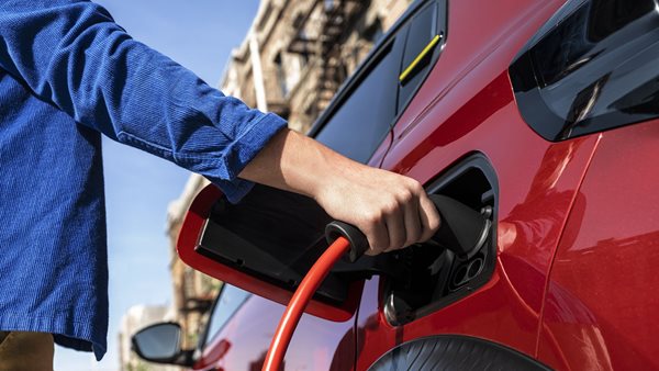 Ελλάδα: Αυτό είναι το πρώτο σε πωλήσεις ηλεκτρικό αυτοκίνητο