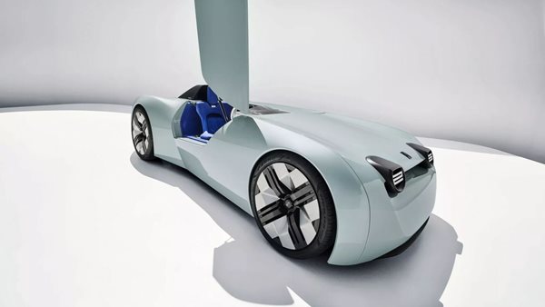 H Triumph επιστρέφει από το πουθενά με ένα όνειρο