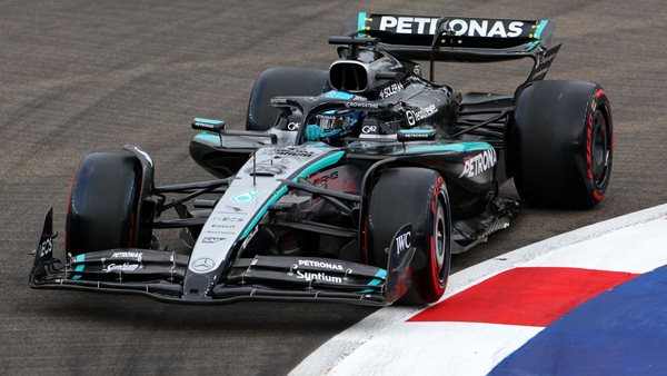 F1 GP Σιγκαπούρης: Άπιαστη η Mercedes, pole για Russell