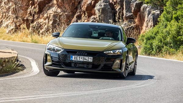 BMW iX M60 vs Audi RS e-tron GT: Απόλυτη ηλεκτρική κόντρα