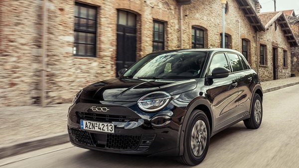 Δοκιμή του νέου μικρού SUV FIAT 600 Hybrid 100PS DCT
