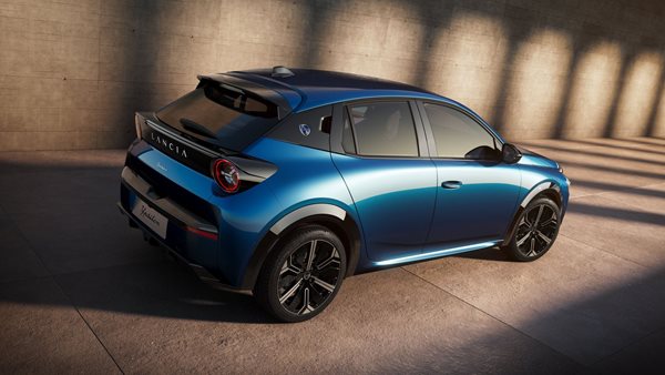 H Lancia δεν πρέπει να κοιτάζει πίσω καθώς μπαίνει στην νέα εποχή