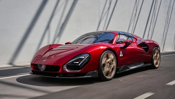Αυτή είναι η νέα Alfa Romeo 33 Stradale ένα supercar 620 ίππων