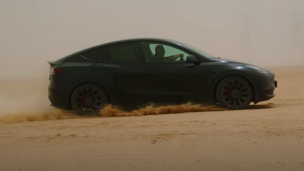 Πώς η Tesla δοκιμάζει τα μοντέλα της σε συνθήκες ακραίας ζέστης (+video)