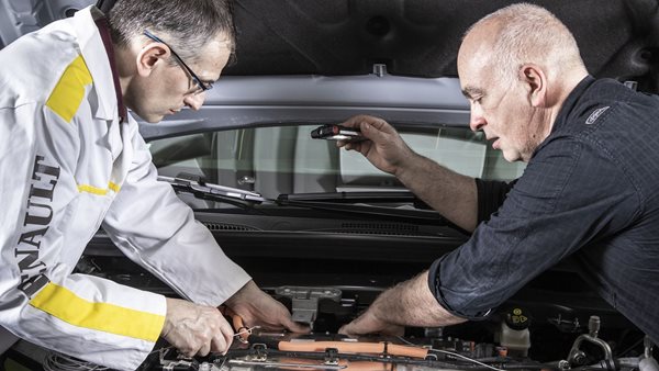 Οι υπάλληλοι της Renault θεωρούν ανόητα τα σχέδια του προέδρου της φίρμας