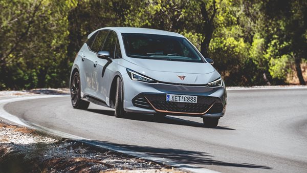 Με νέες μειωμένες τιμές διατίθεται το ηλεκτρικό Cupra Born