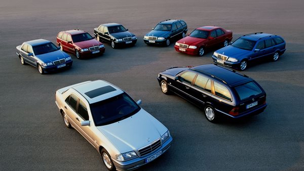 Αφιέρωμα 30 χρόνια Mercedes-Benz C-Class: το σεντάν μετά την "Baby Benz"