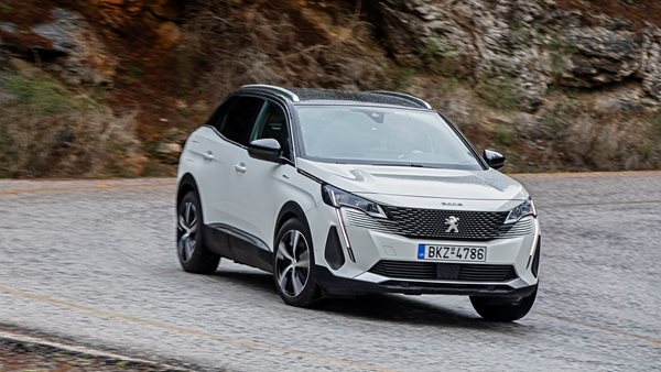 Peugeot 3008 Hybrid4: Υβριδικό, τετρακίνητο, "διαστημόπλοιο"