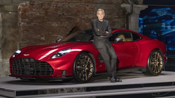 Ο τέλειος συνδυασμός: νέα Aston Martin Vanquish και George Clooney
