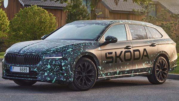 Πρώτες εικόνες από την 4η γενιά του Skoda Superb
