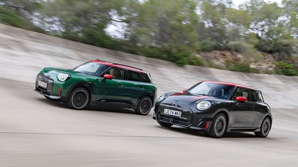 Αποκαλύφθηκαν τα νέα ηλεκτρικά MINI John Cooper Works στο Παρίσι