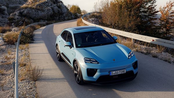 Porsche: Πώς η στροφή στις θερμικές εκδόσεις επηρεάζει την κερδοφορία