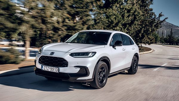 Δοκιμή Honda ZR-V 2.0 i-MMD: Είναι συμφέρουσα επιλογή στα C-SUV;