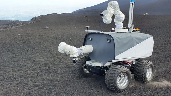 Δοκιμή του νέου τετράτροχου σεληνιακού rover στην Αίτνα