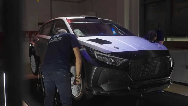 Δείτε πώς φτιάχνεται ένα αυτοκίνητο ράλι από το μηδέν (video)