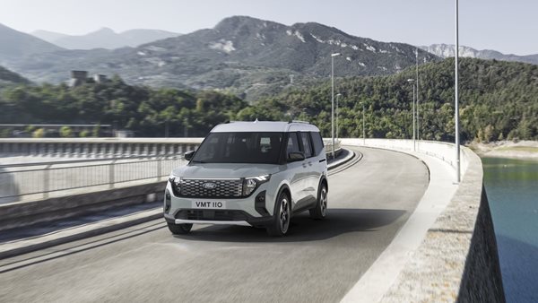 Το νέο ηλεκτρικό Ford E-Tourneo Courier θέλει πολλές περιπέτειες