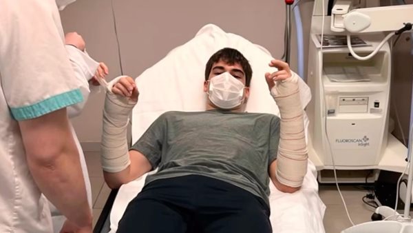 Πώς με δύο σπασμένους καρπούς οδηγείς Formula 1