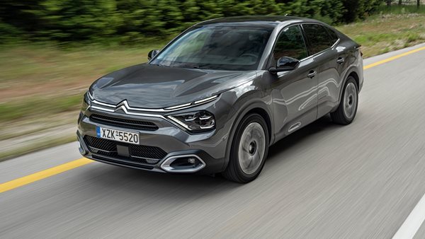 Δοκιμή Citroen C4 X 1,2 130 EAT8: Μια κατηγορία μόνο του