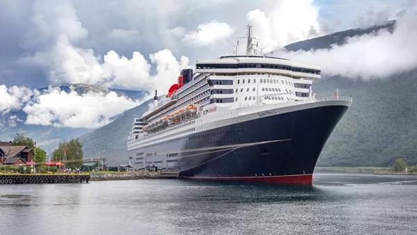 Μήπως τα ηλεκτρικά αυτοκίνητα δεν πρέπει να μπαίνουν σε επιβατικά πλοία;