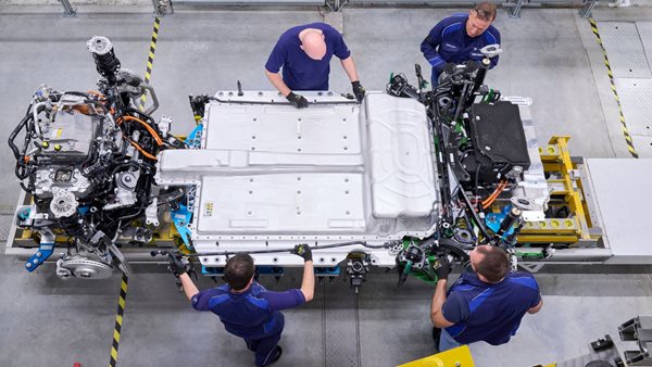 Επιστήμονες έφτιαξαν μπαταρία ηλεκτρικού αυτοκινήτου που σβήνει την φωτιά