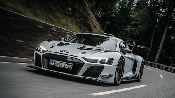 Η ΑΒΤ έφτιαξε ένα αγωνιστικό Audi R8 GT2 για τον δρόμο (video)