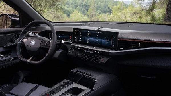 Ο νέος παίκτης του Ολυμπιακού παρουσιάστηκε μαζί με το αυτοκίνητό του