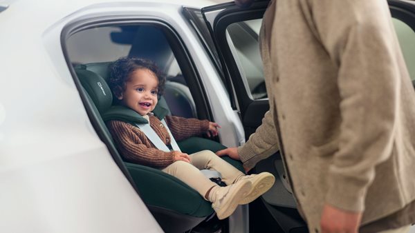 Αυτό το παιδικό κάθισμα θα το λατρέψεις για έναν απλό λόγο