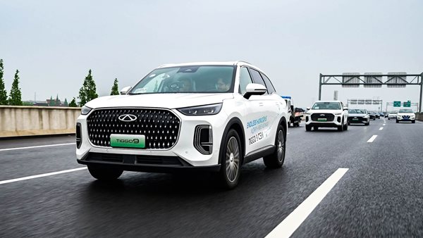 Νέα υβριδική τεχνολογία κατάφερε πάνω από 1.400 χιλιόμετρα με ένα γέμισμα