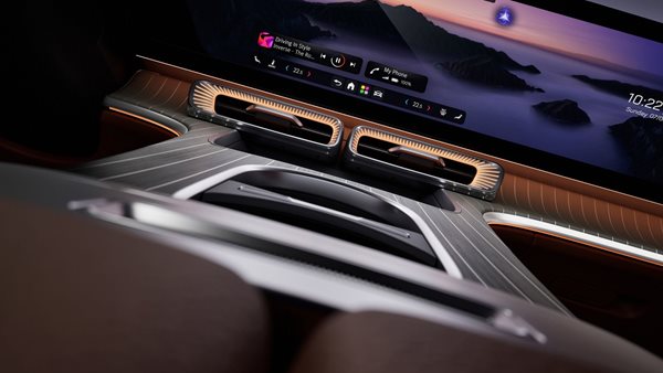 Αυτή είναι η Mercedes με την μεγαλύτερη οθόνη που έχει τοποθετηθεί ποτέ