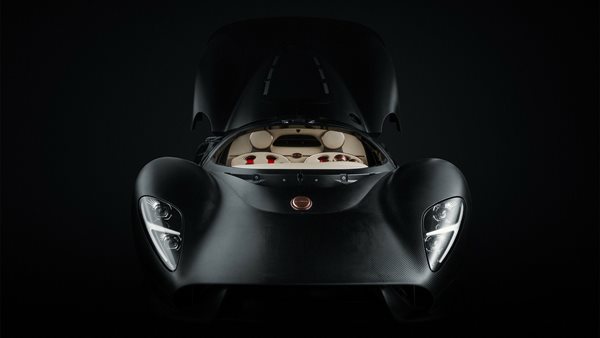 Η πρώτη De Tomaso P72 παραγωγής είναι γεγονός (εικόνες)