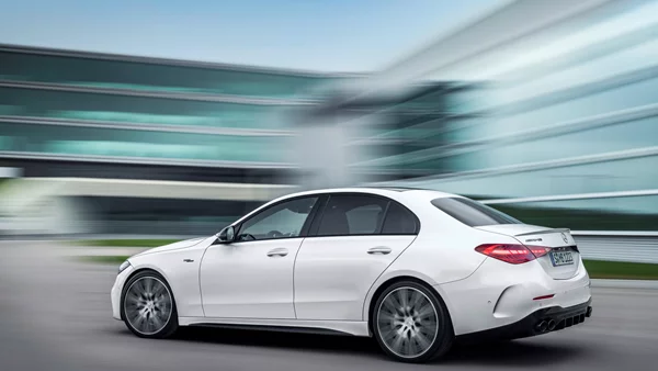 Nέα Mercedes-AMG C 43 με 408 ίππους και ηλεκτρικό turbo